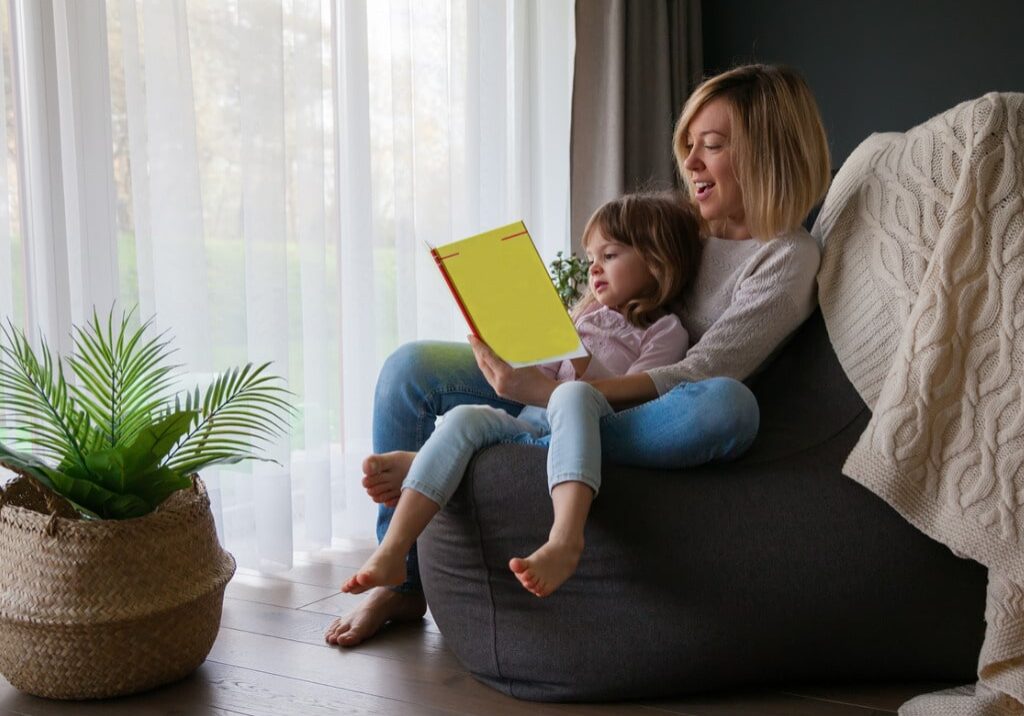 mother-reading-book-to-her-little-daughter.jpg s=1024x1024&w=is&k=20&c=5txGoqzgDNKneonjHGaY2-oU2V5mUSdwYtCu78K9IoA=